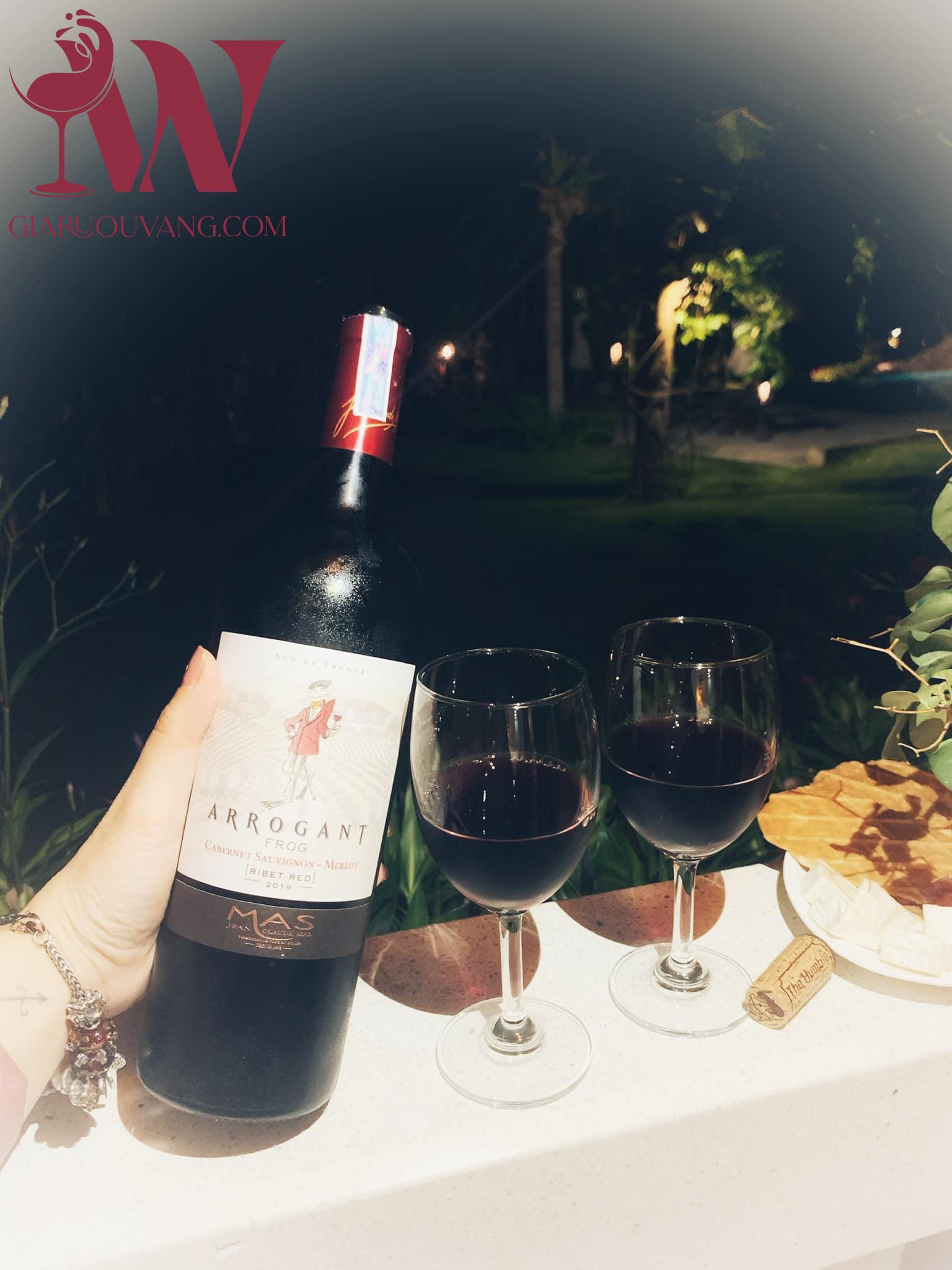 VANG PHÁP ARROGANT FROG VARIETIES CABERNET SAUVIGNON MERLOT 13,5 ĐỘ