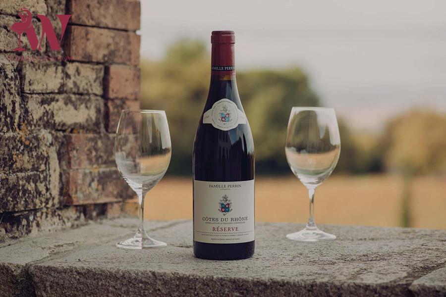 VANG PHÁP FAMILLE PERRIN CÔTES-DU-RHÔNE RÉSERVE ROUGE