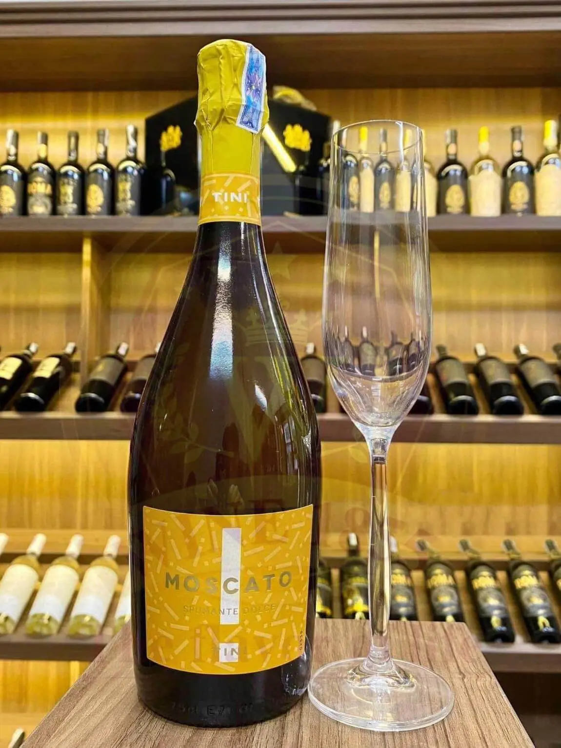 VANG Ý TINI MOSCATO SPUMANTE