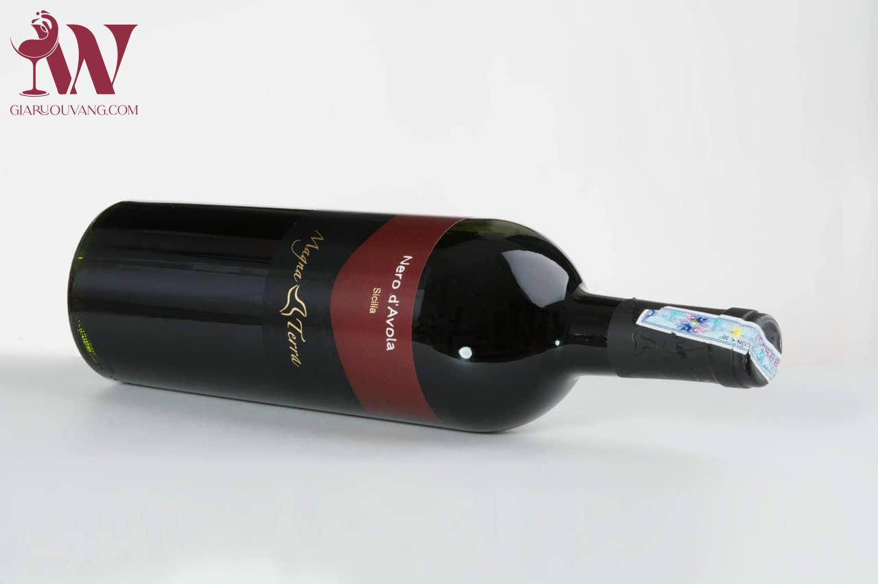 VANG Ý MAGNA TERRA NERO D`AVOLA SICILIA