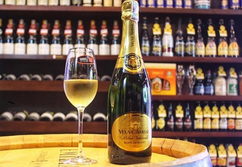VANG SỦI VEUVE AMBAL MÉTHODE TRADITIONNELLE BLANC DE BLANCS