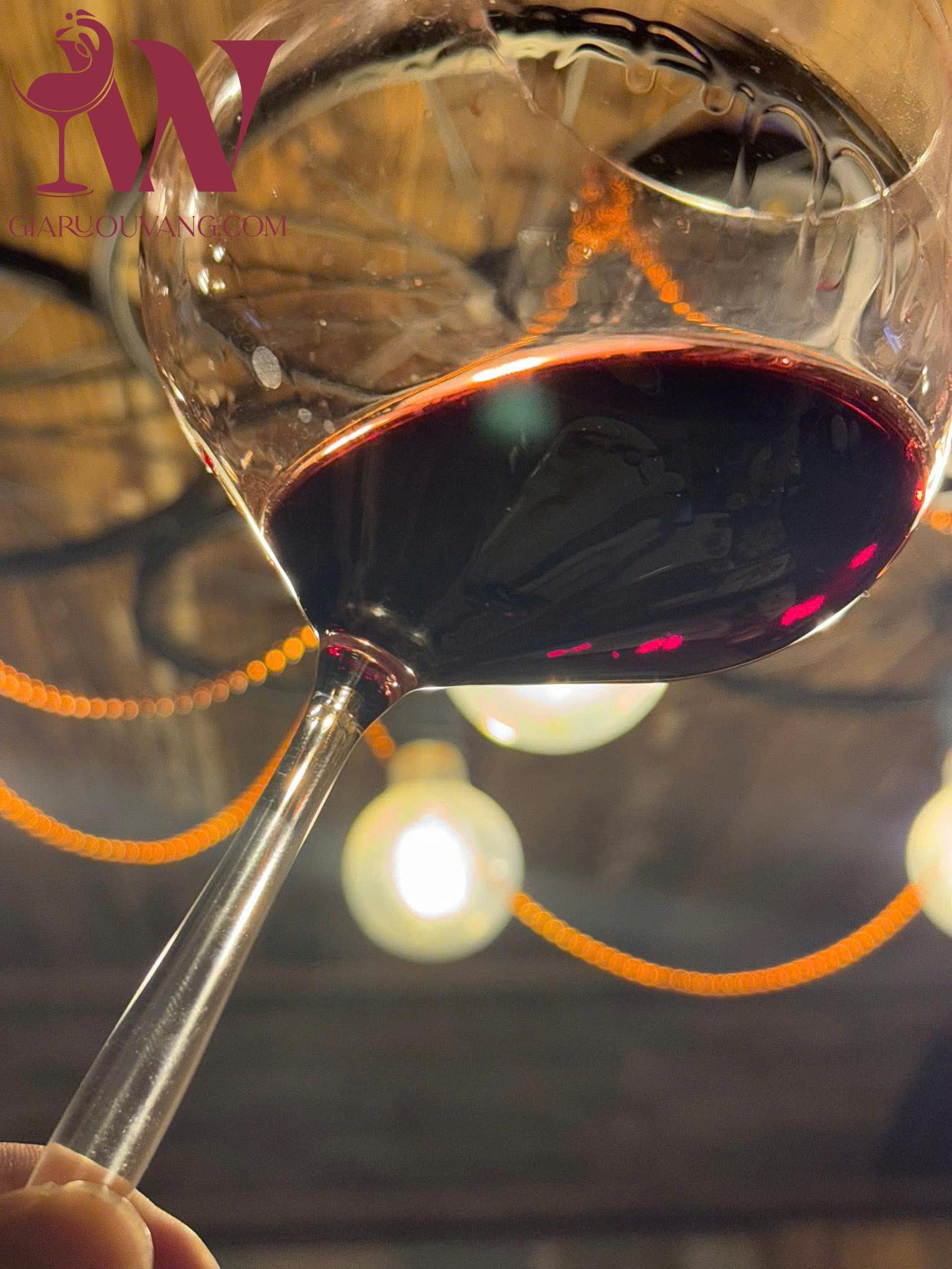 VANG Ý PRIMITIVO TENUTA ULISSE NHÃN NHUNG